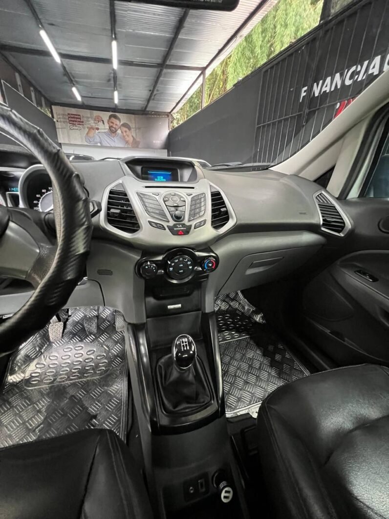 
								FORD ECOSPORT SE MT 2.0 full									