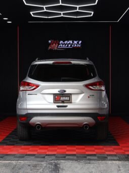 FORD ESCAPE TITANIUM AT 4X4
