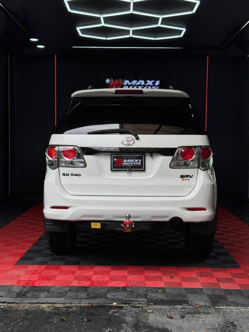 
								TOYOTA FORTUNER SRV 3.0 AT  DIESEL 4X4 full									