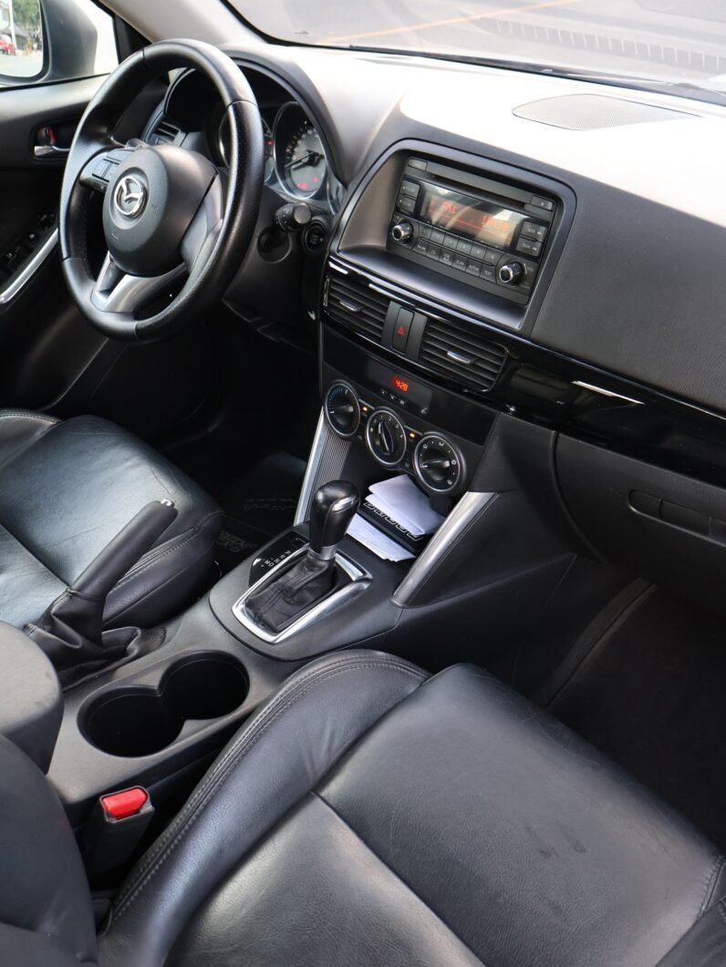 
								MAZDA CX-5 TOURING 2.0L 4×2 full									
