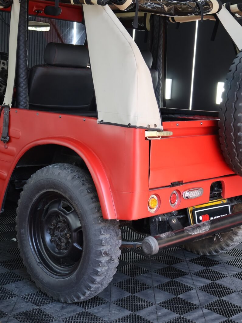 
								SUZUKI LJ80 MT 1.0l full									