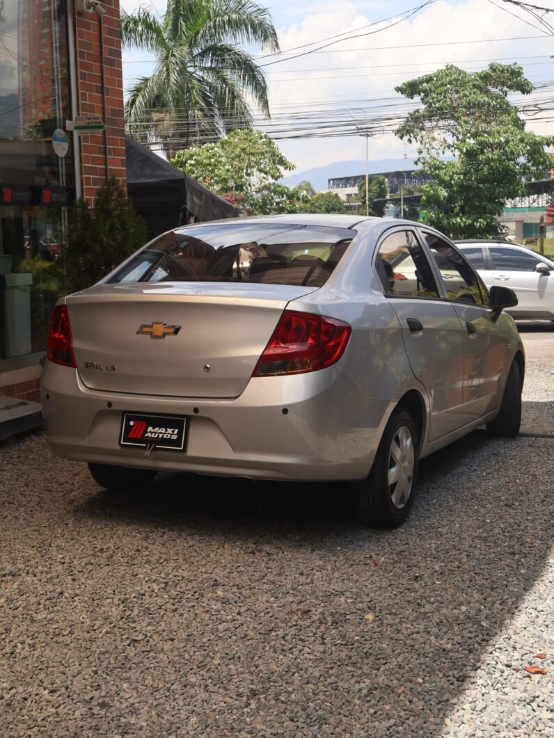 
								CHEVROLET SAIL LS MT 1.4 SD full									