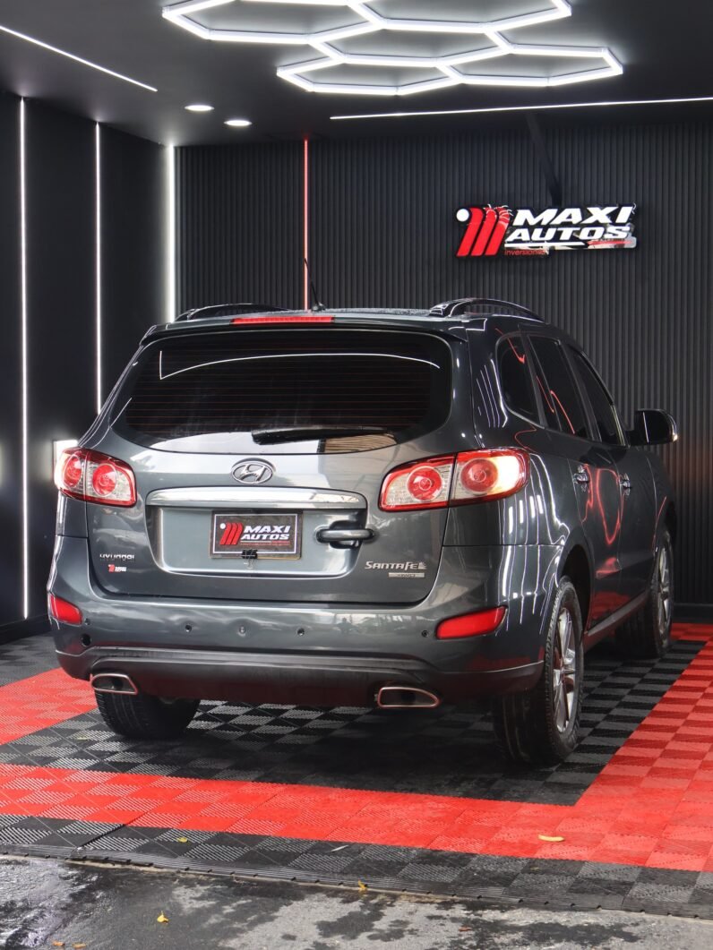 
								HYUNDAI SANTAFE GL 2.4 AT 4X4 full									