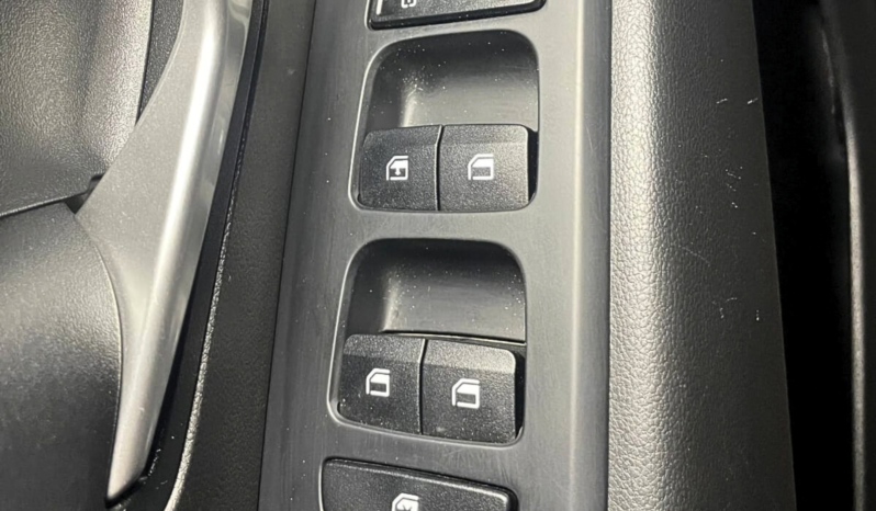 
								HYUNDAI TUCSON GL ADVANCE MT 2.0 GSL full									