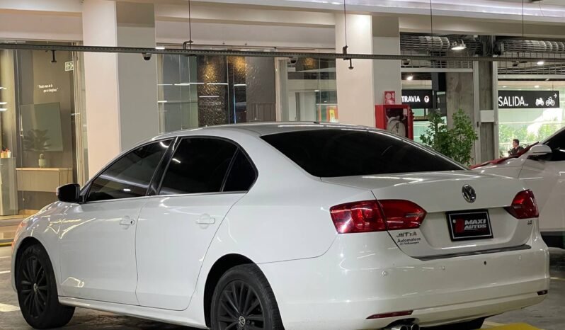 
								VOLKSWAGEN NEW JETTA CONFORTLINE 2.5L AT full									