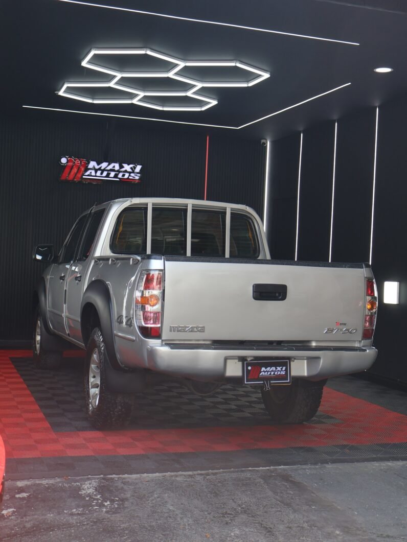 
								MAZDA BT50 MT 4X4 2.5 DIESEL full									