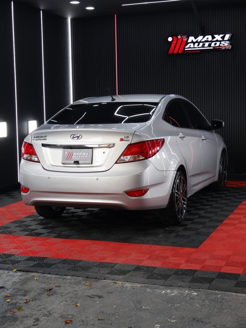 
								HYUNDAI ACCENT PREMIUM AT 1.6 SD full									