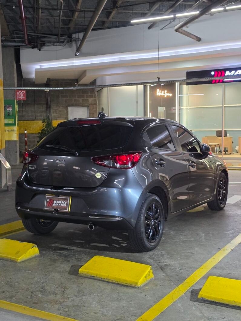 
								MAZDA 2 GRAND TOURING LX 1.5 AT full									