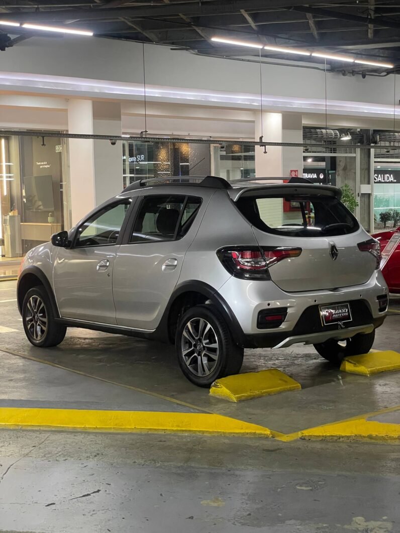 
								RENAULT STEPWAY INTENS AT full									