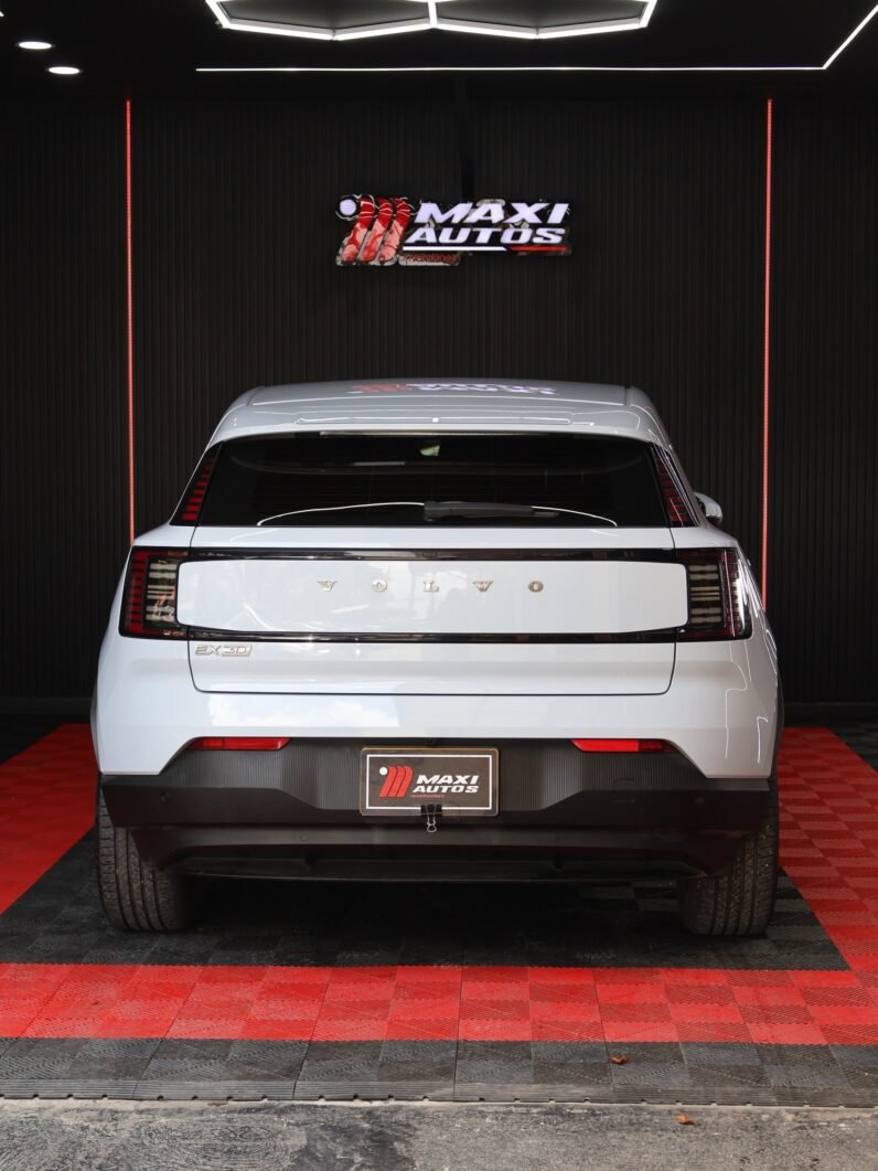 
								VOLVO EX30  AT – (RANGO EXTENDIDO) full									