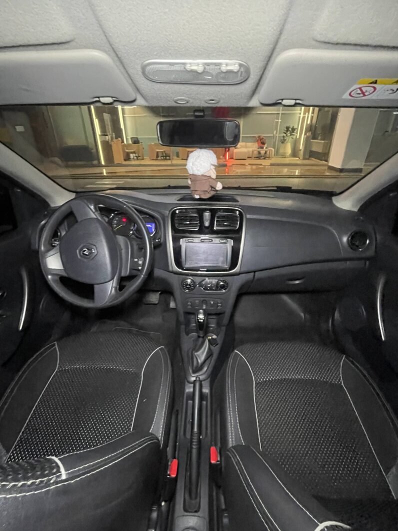 
								RENAULT STEPWAY INTENS AT full									