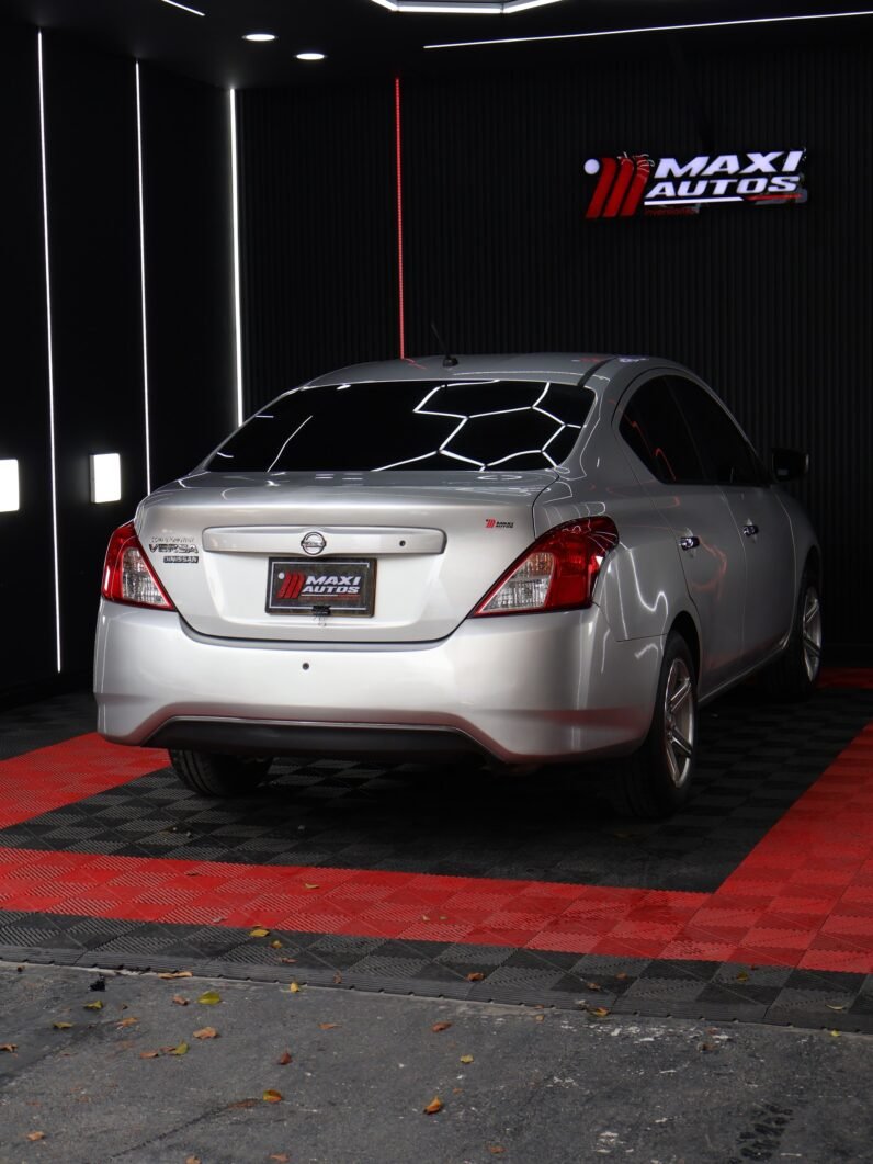 
								NISSAN VERSA SENSE MT 1.6 full									