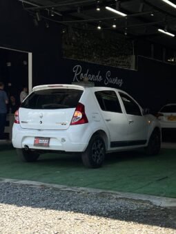 
										RENAULT SANDERO EXPRESSION 1.6 MT full									