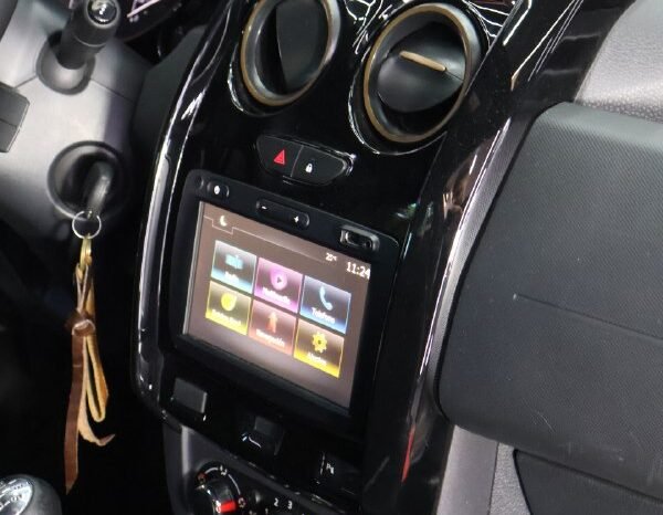 
								RENAULT DUSTER DYNAMIQUE 2.O MT 4X2 full									