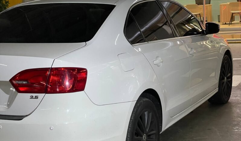 
								VOLKSWAGEN NEW JETTA CONFORTLINE 2.5L AT full									