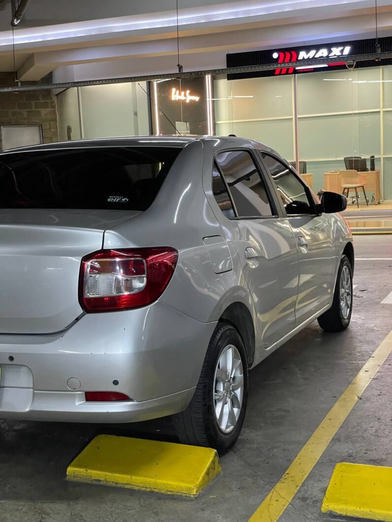 
								RENAULT LOGAN PRIVILEGE AT 1.6 SD full									