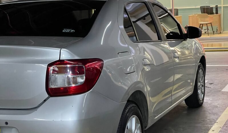 
								RENAULT LOGAN PRIVILEGE AT 1.6 SD full									