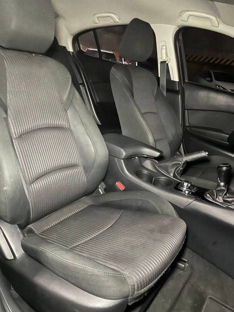 
								MAZDA 3 TOURING MT full									