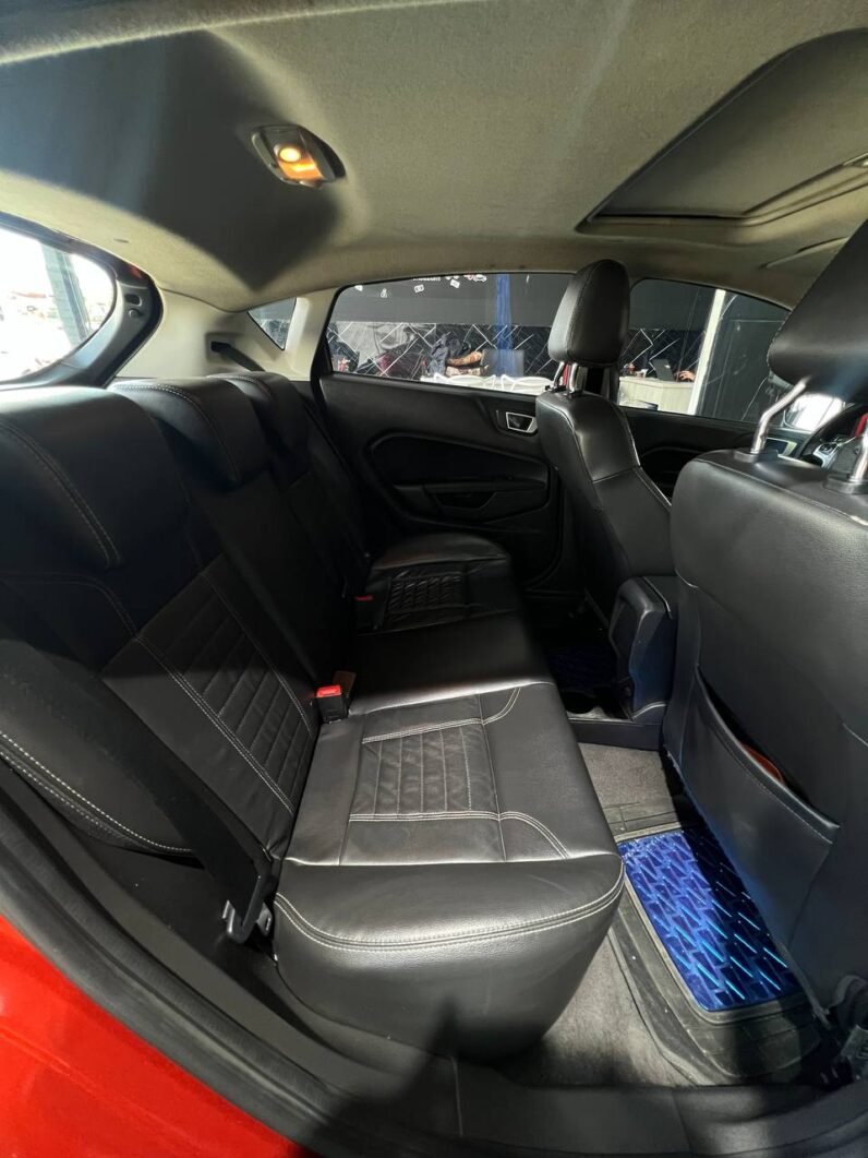 
								FORD FIESTA TITANIUM AT 1.6 full									