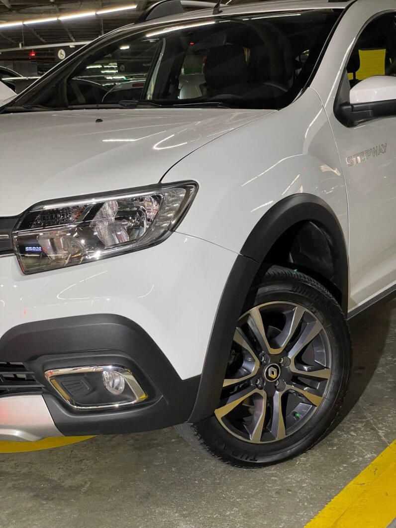 
								RENAULT STEPWAY INTENS AUT CVT 1.6 full									