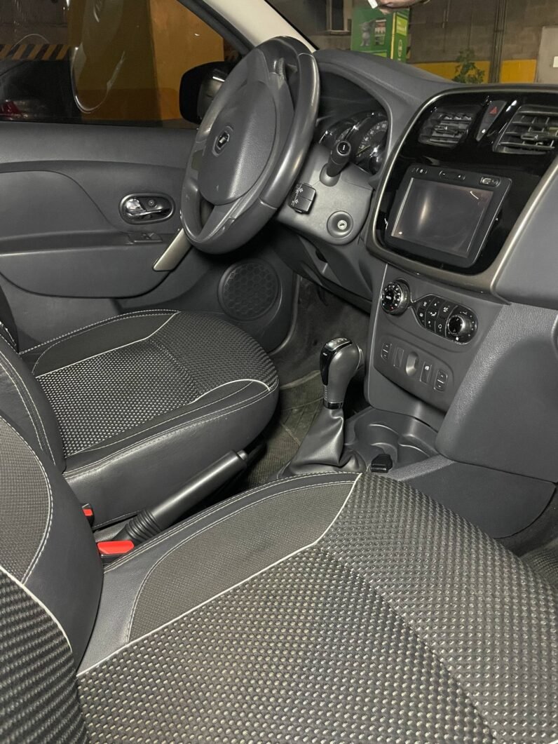 
								RENAULT STEPWAY INTENS AT full									