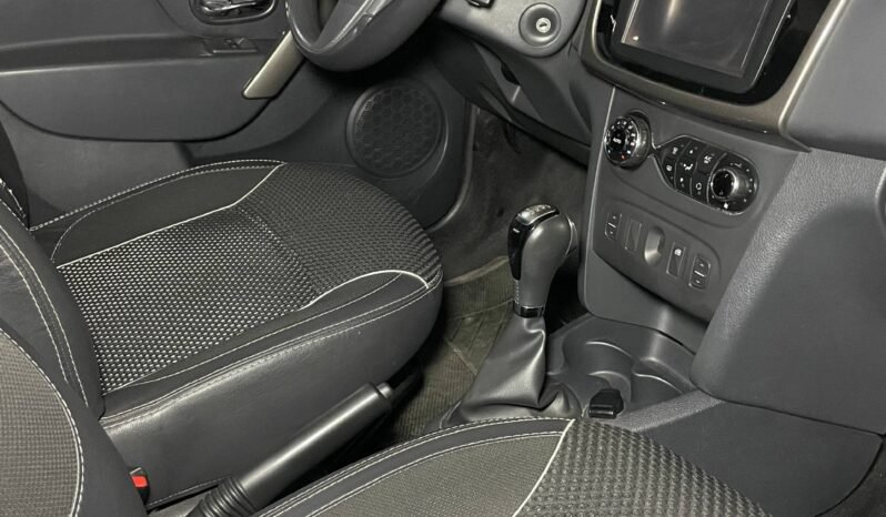 
								RENAULT STEPWAY INTENS AT full									