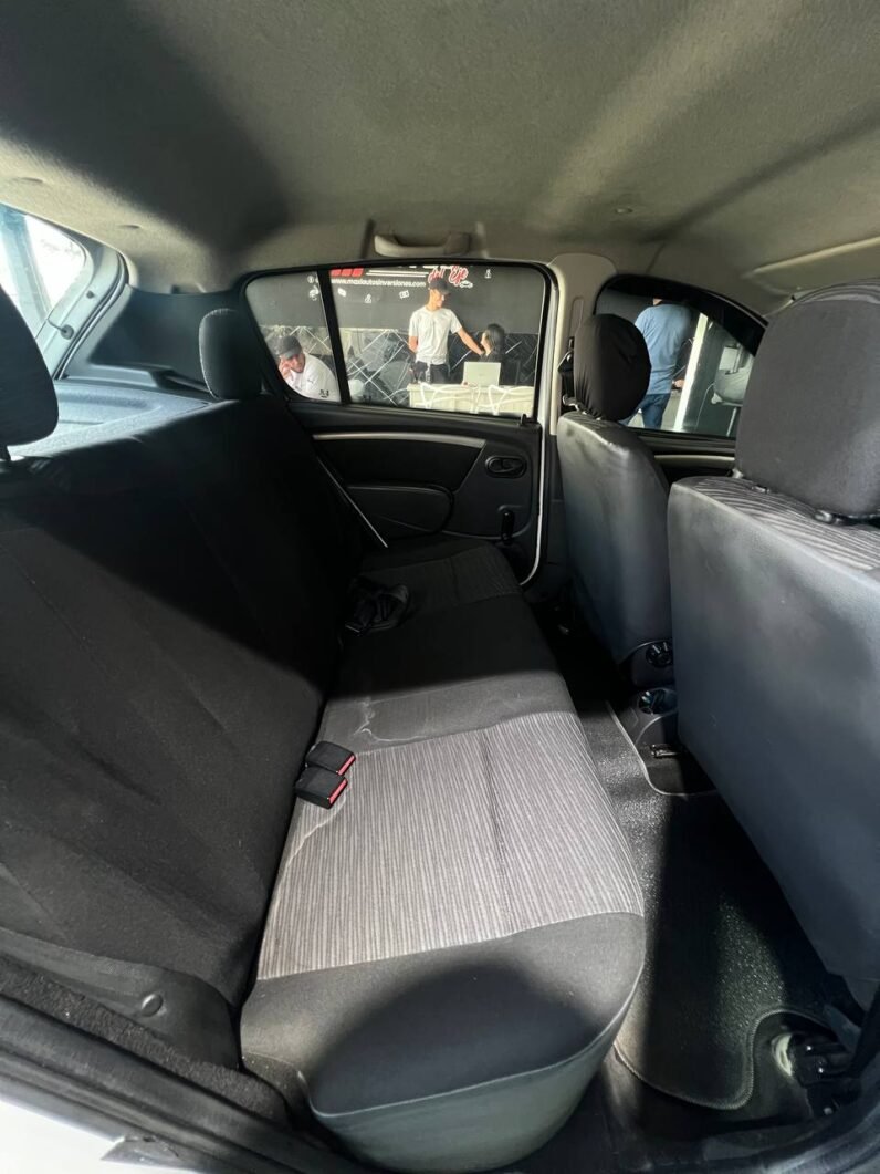 
								RENAULT SANDERO EXPRESSION 1.6 MT full									