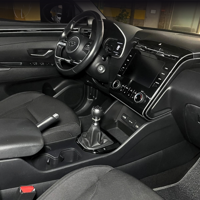 
								HYUNDAI TUCSON GL ADVANCE MT 2.0 GSL full									