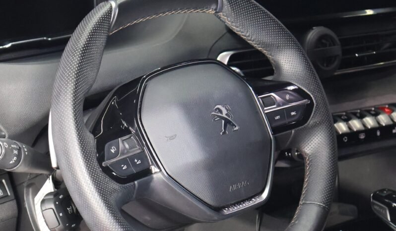 
								PEUGEOT 3008 GT LINE 1.6 AT full									