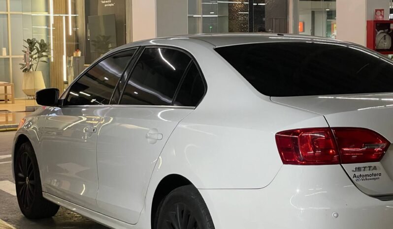 
								VOLKSWAGEN NEW JETTA CONFORTLINE 2.5L AT full									