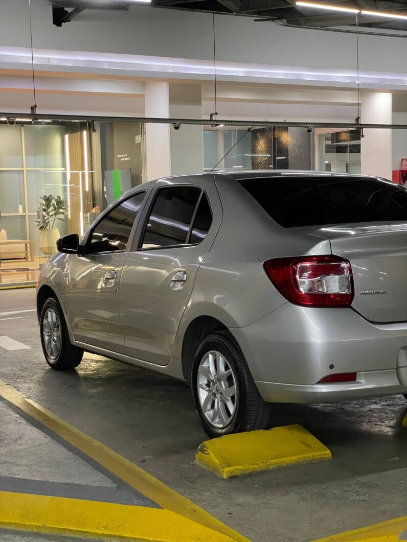 
								RENAULT LOGAN PRIVILEGE AT 1.6 SD full									