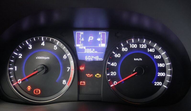 
								HYUNDAI ACCENT PREMIUM AT 1.6 SD full									