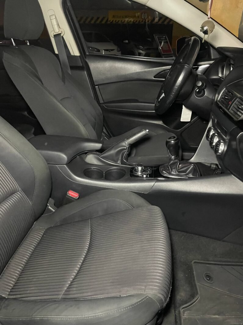 
								MAZDA 3 TOURING MT full									
