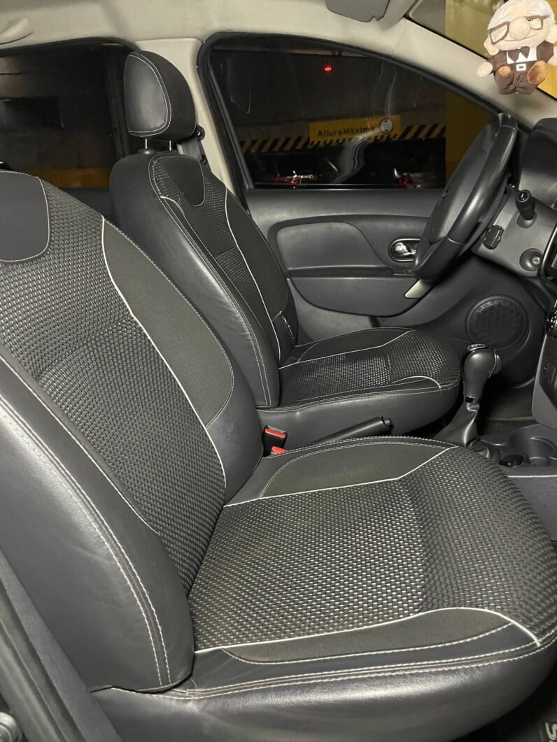 
								RENAULT STEPWAY INTENS AT full									