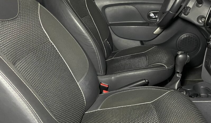 
								RENAULT STEPWAY INTENS AT full									