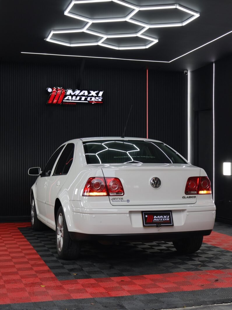 
								VOLKSWAGEN JETTA TRENDLINE MT full									