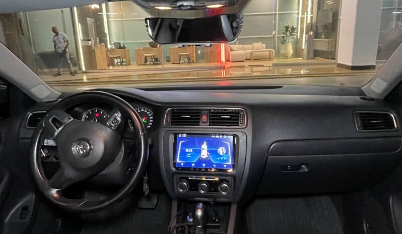 
								VOLKSWAGEN NEW JETTA CONFORTLINE 2.5L AT full									