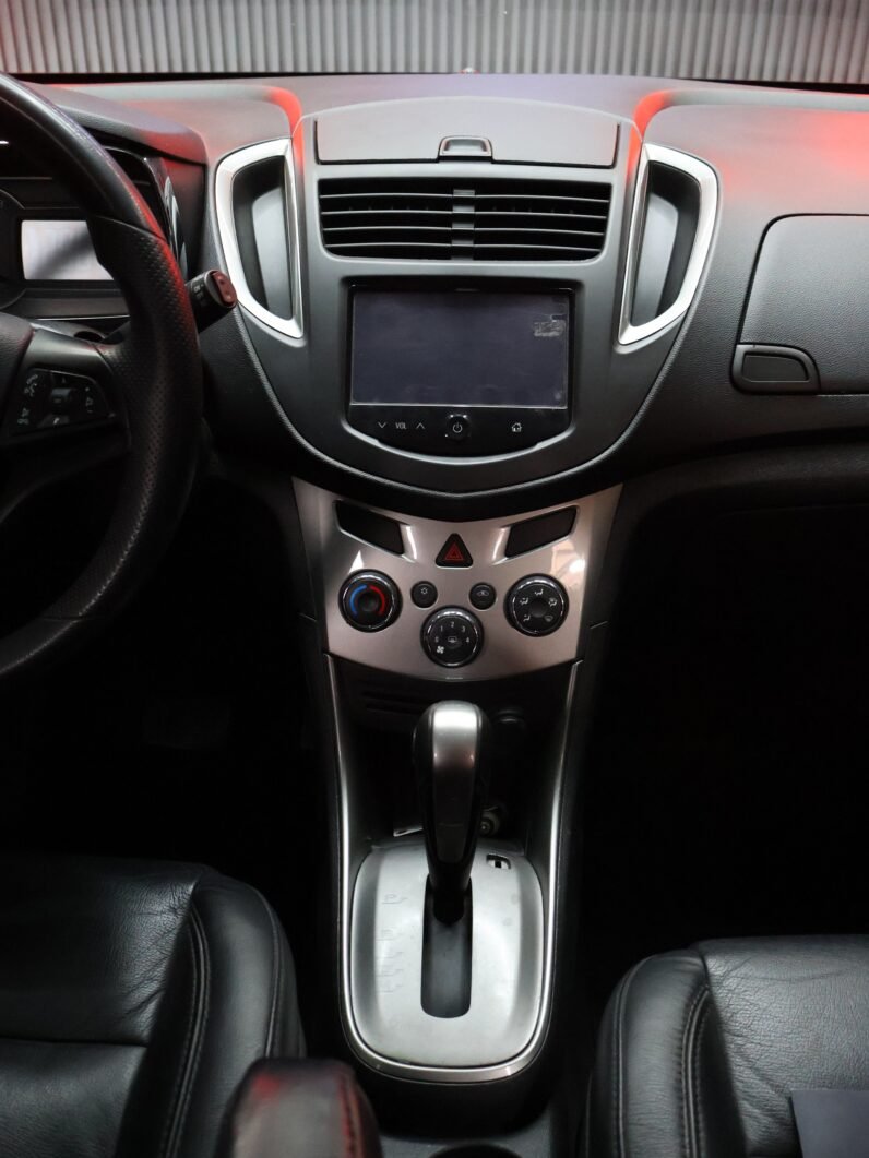 
								CHEVROLET TRACKER LS AT 1.8 4X2 full									