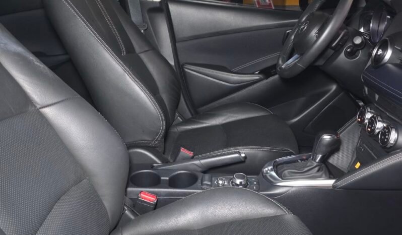 
								MAZDA 2 GRAND TOURING LX 1.5 AT full									