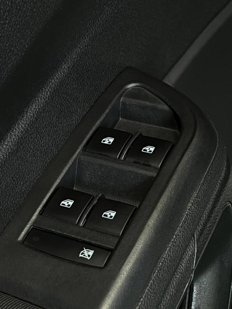 
								CHEVROLET ONIX LTZ 1.4 AT HB full									