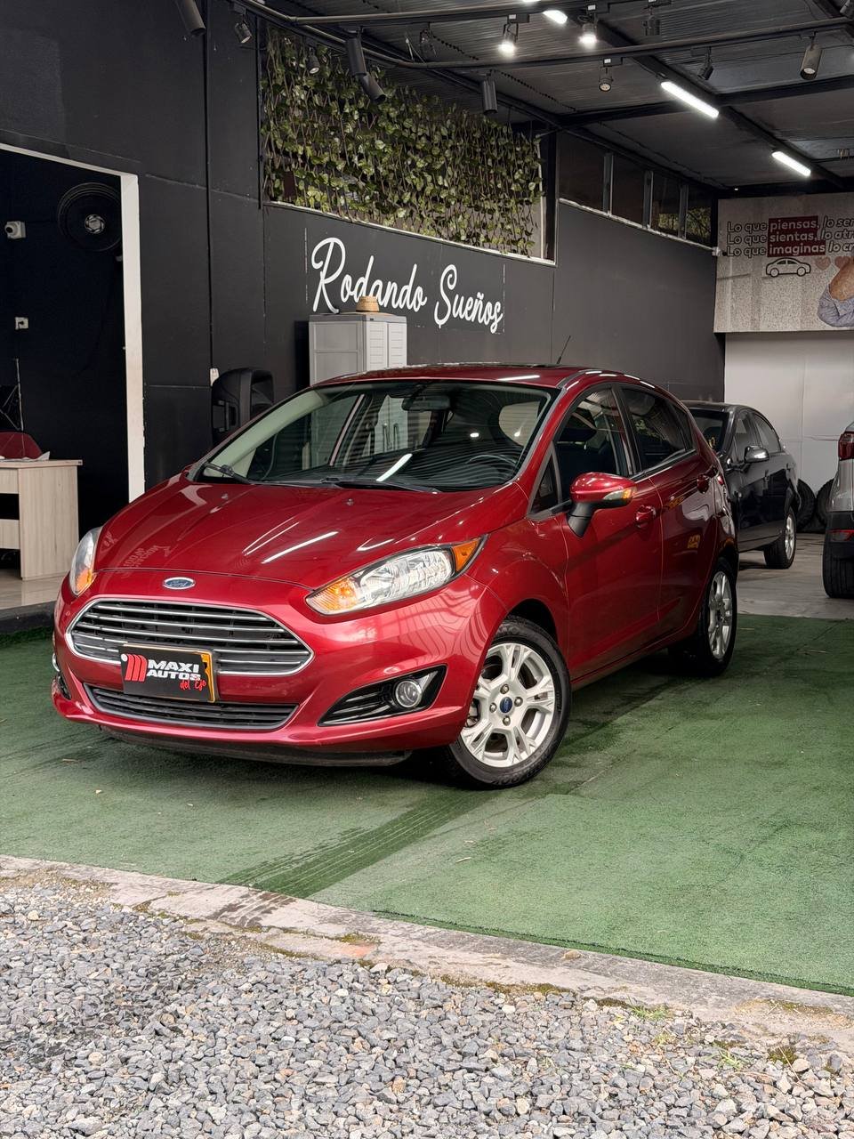 FORD FIESTA SE MT HB