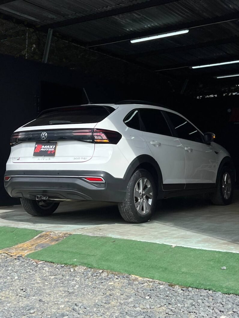 
								VOLKSWAGEN NIVUS COMFORTLINE AT 1.0 TURBO 4X2 full									