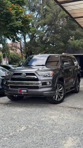 TOYOTA 4 RUNNER LIMITED 4*4 GASOLINA 4.0L AT