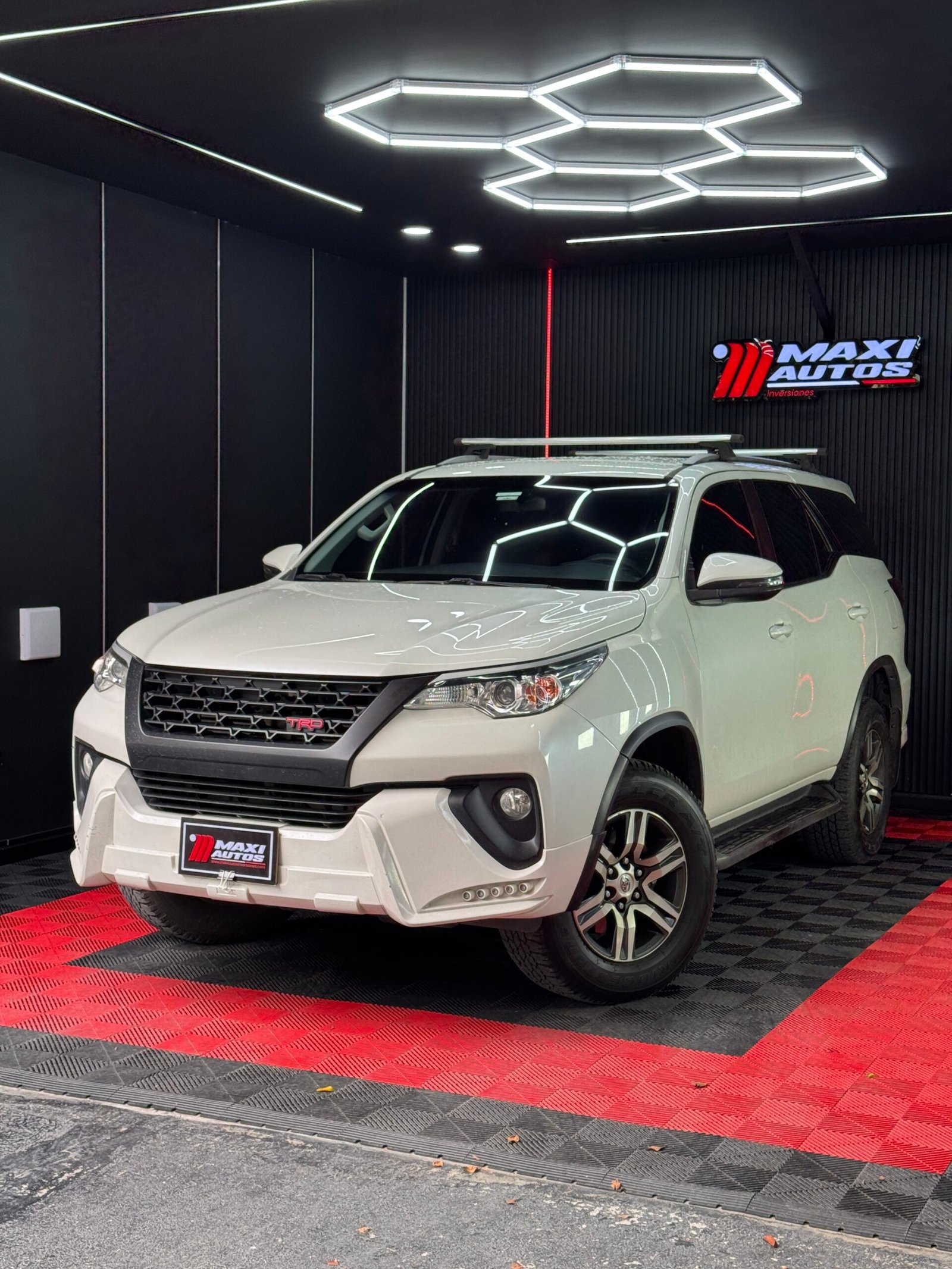 TOYOTA FORTUNER SR 2.4 AT DIESEL 4X2