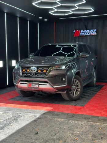 TOYOTA FORTUNER SR-V 2.4 AT DIESEL 4X2