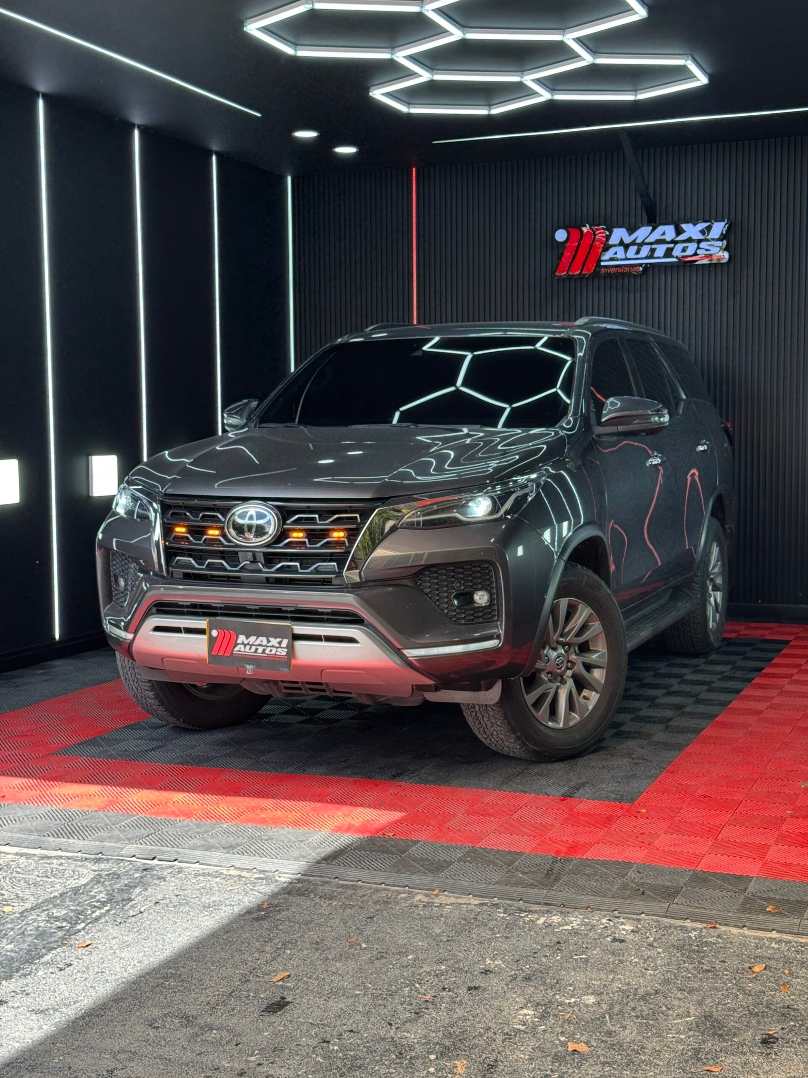 TOYOTA FORTUNER SR-V 2.4 AT DIESEL 4X2