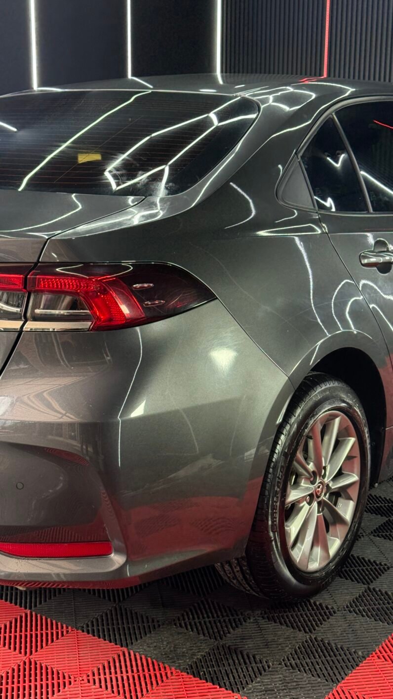 
								TOYOTA COROLLA XEI AT 1.8 HIBRIDO full									