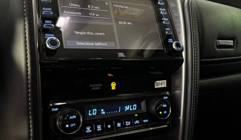 
								TOYOTA FORTUNER SR-V 2.4 AT DIESEL 4X2 full									