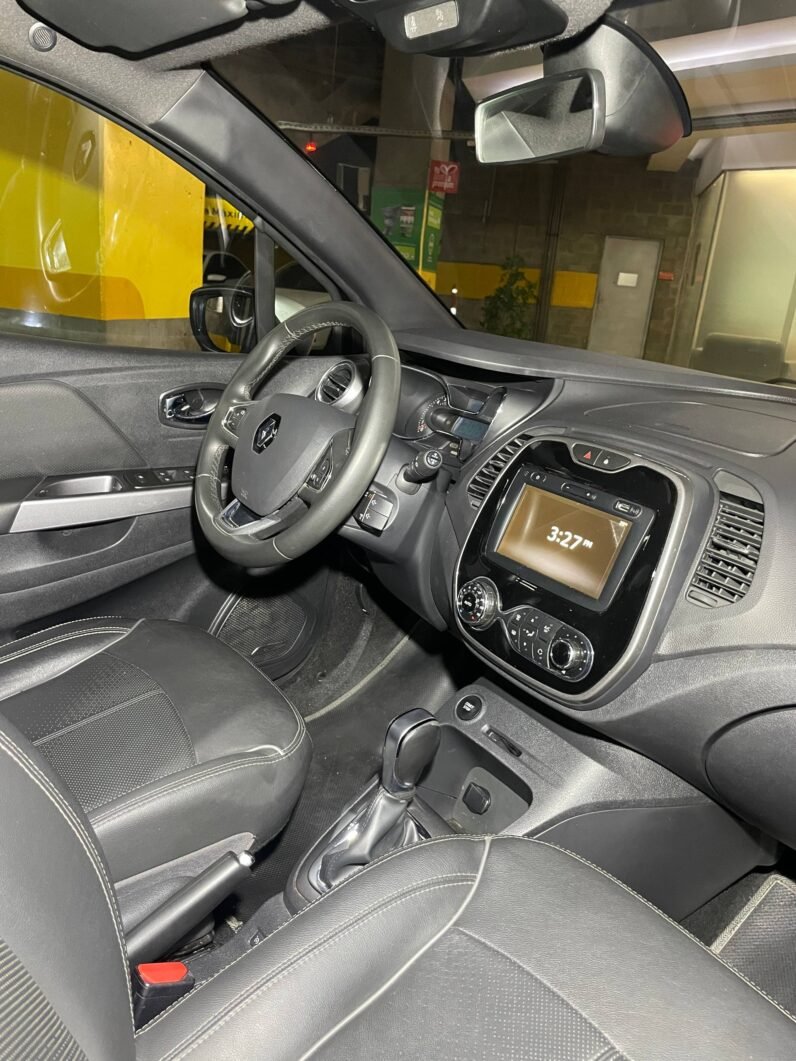 
								RENAULT captur Intens Bose at 2.0 full									