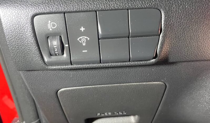 
								KIA SPORTAGE DESIRE 2.0 AT 4X2 full									